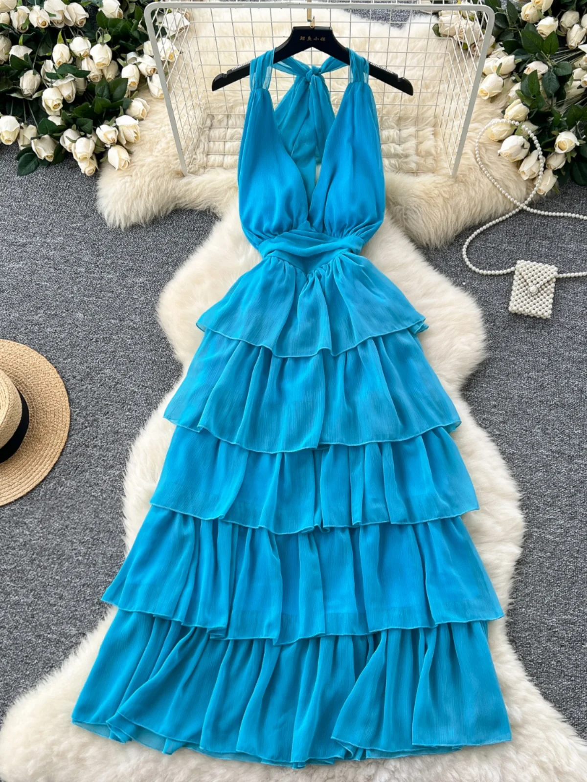 

Vaion Feel Deep V Ne Hanging Ne Waist Cinched Cake Dr Hem Trimmed Sensual New 2024 Korean Sle High Waist Midi Dr