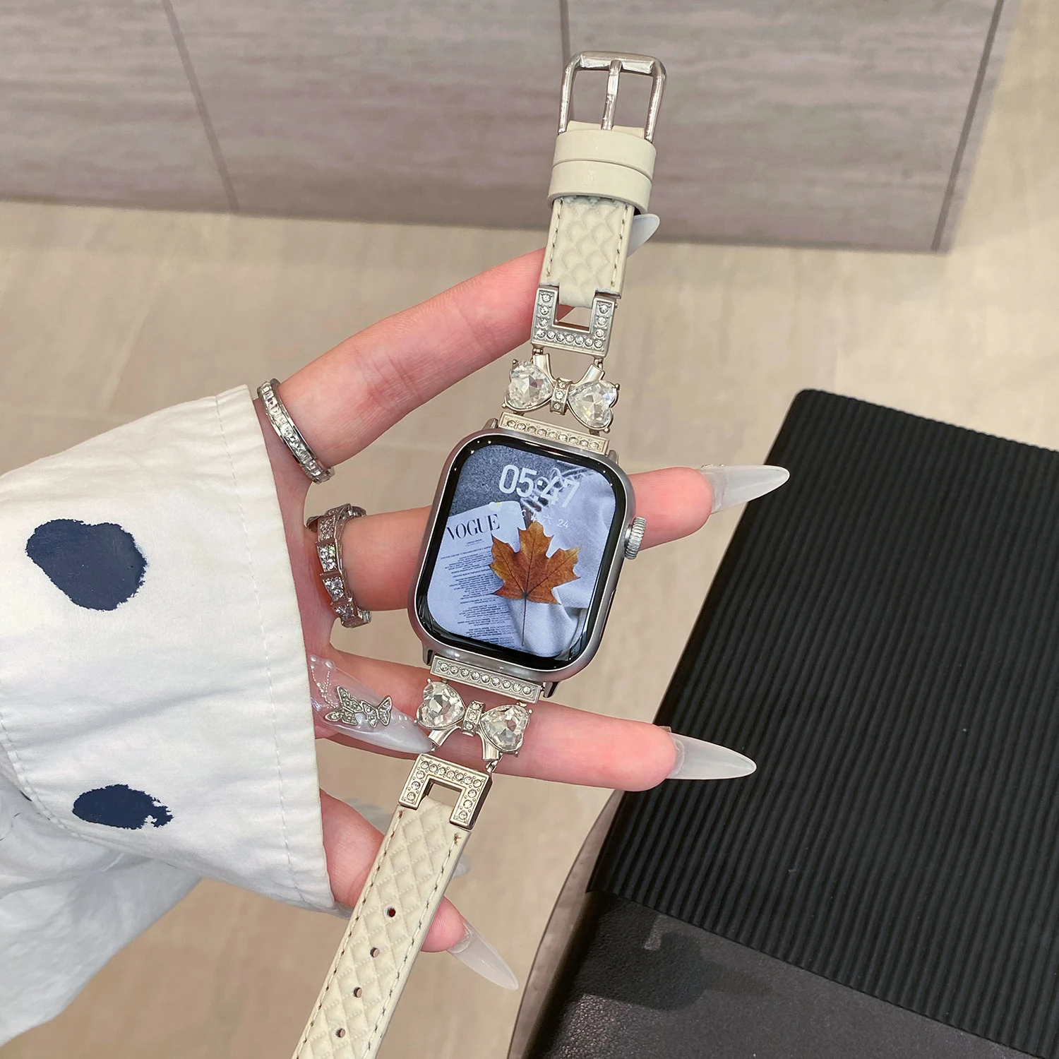 Butterfly Diamond strap for Apple Watch 45mm 42mm 38mm 40mm Leather fashion model for Iwach series Ultra 8 7 5 6 4 SE strap