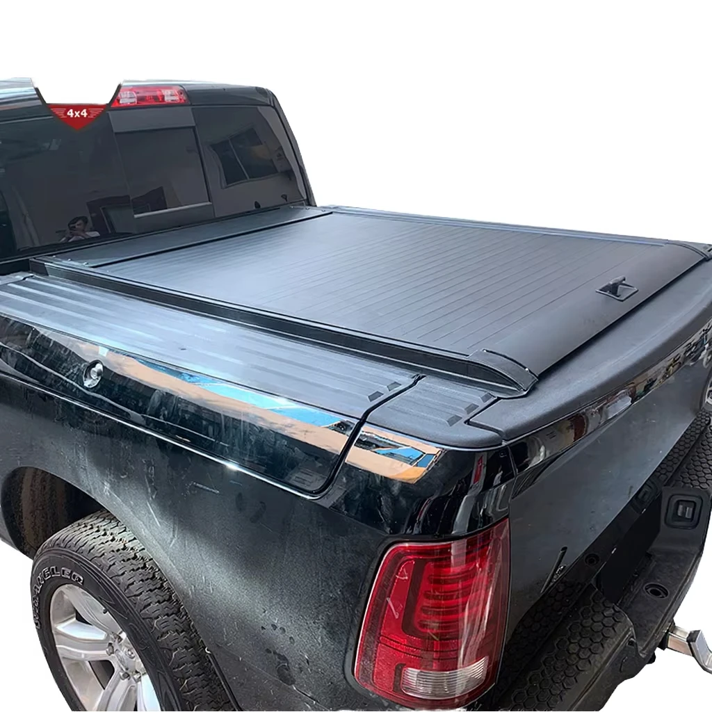 High Quality Truck Bed Cover Hard Tri-folding  Tonneau Cover for  Gladiator  Roll up Bed Cover