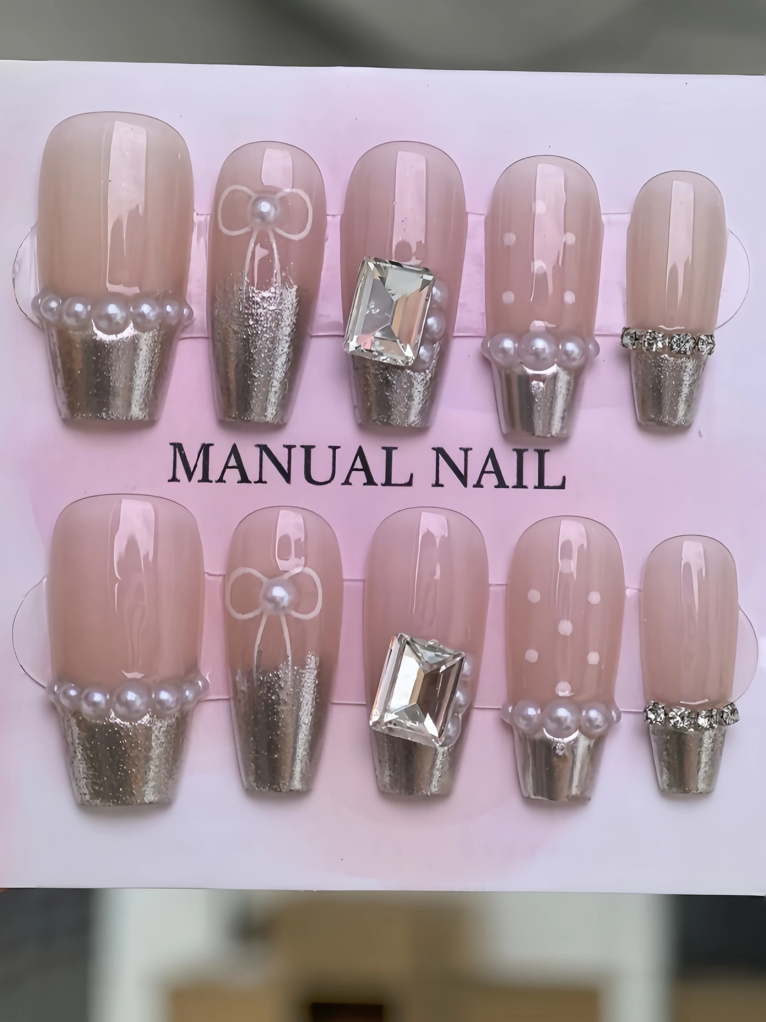 10-Piece Medium-Length Trapezoidal Nails, Nude Pink with Gold-Edged Cat-Eye Design, Luxurious and Simple Style with Rhinestone Embellishments, Suitable for Parties and Photoshoots, Elegant Korean-Style Fake Nails