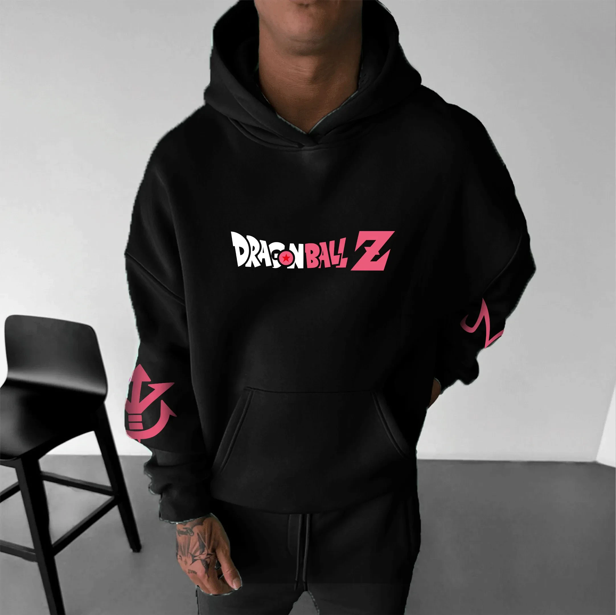 Felpa con cappuccio nera anime uomo donna 2025 felpa invernale in cotone personaggio rosa disegno artistico disegno a tratteggio complesso testo bianco stampa sul retro