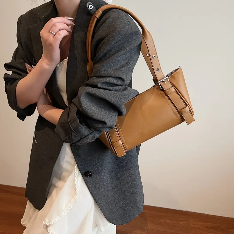 

Armpit Bag Female Large Capacity 2025 New Tide Spring Summer Premium Feeling Light Luxury Niche Design Shoulder Crossbody Bags