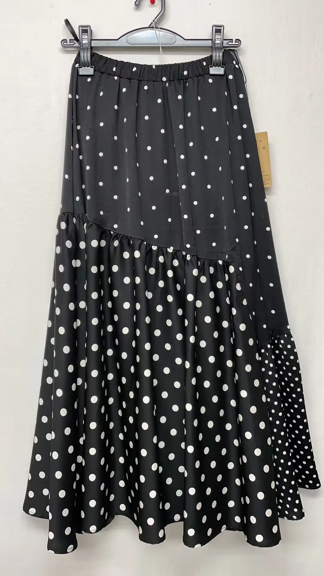 تنورة متوسطة الطول منقطة مرقعة مع بطانة - لوحات غير متماثلة مبطنة بشكل واسع بطول الكاحل وخصر مرن #3