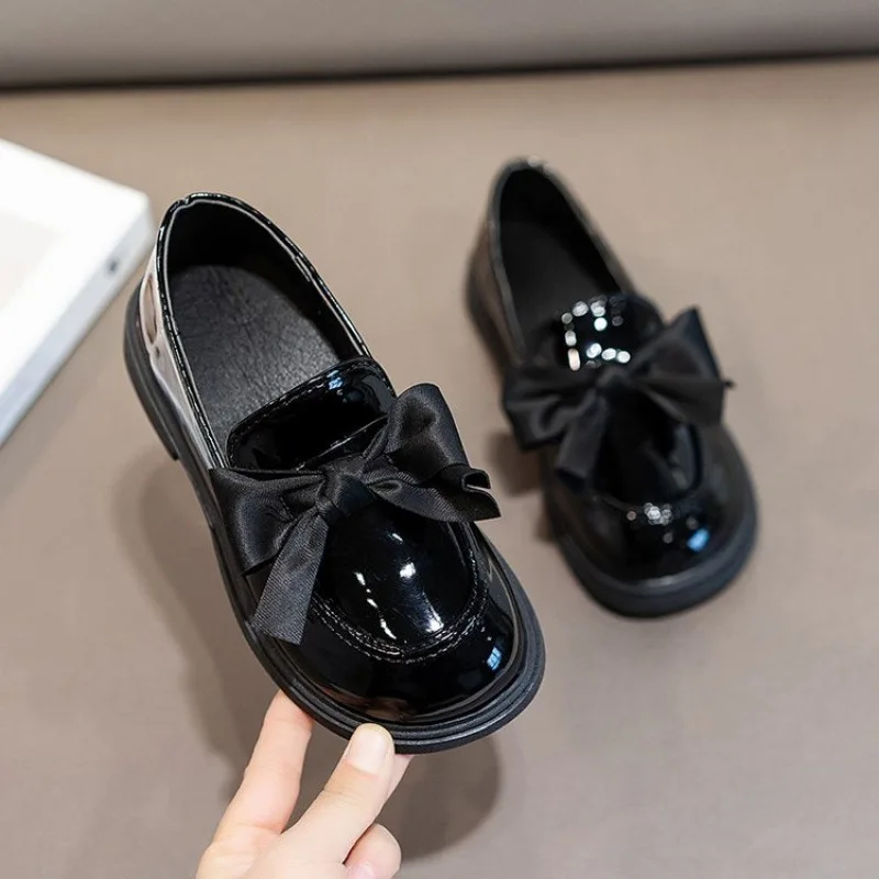 2026 New Spring Autumn Little Toddler Girl Leather Bow Shoes Kids Cute Oxfords Bright Colors Girls Party Performance Dance Shoes