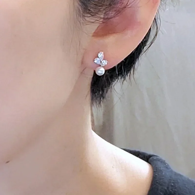 2026 New Fashionable and Versatile Maple Leaf Pearl Earrings for Women, Elegant Water Drop Zircon Jewelry Accessories