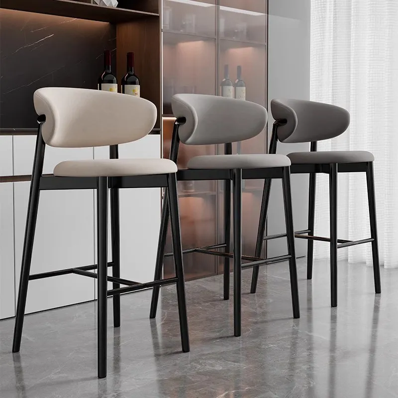 Minimalist İtalyan Tarzı Bar Tabureleri Arka Krem Modern Mutfak Bar Taburesi Ceviz Siyah Sağlam Sgabello Cucina Alto Mobilya