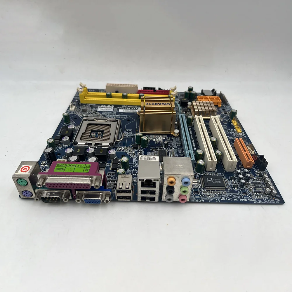 اللوحة الأم لسطح المكتب GA-945GCMX-S2 تعمل بشكل مثالي