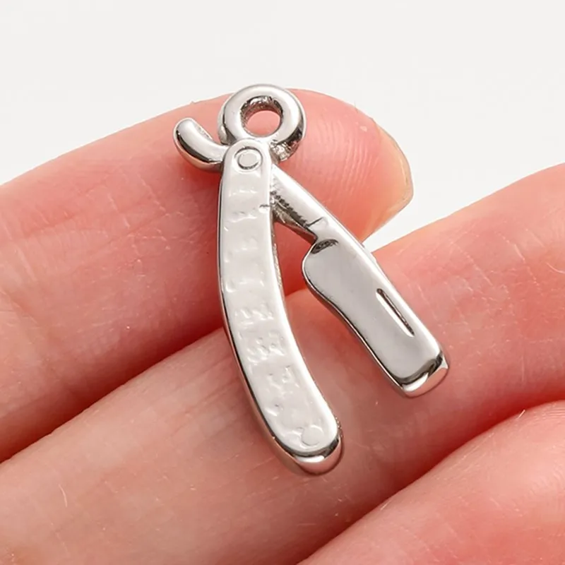 5 Stück anlaufbeständige Anhänger in Form von Werkzeugen (Axt, Schraubenschlüssel, Schwert) und Alltagsgegenständen für DIY-Schmuckherstellung, Schlüsselanhänger und Ohrringverbinder – Detail 7