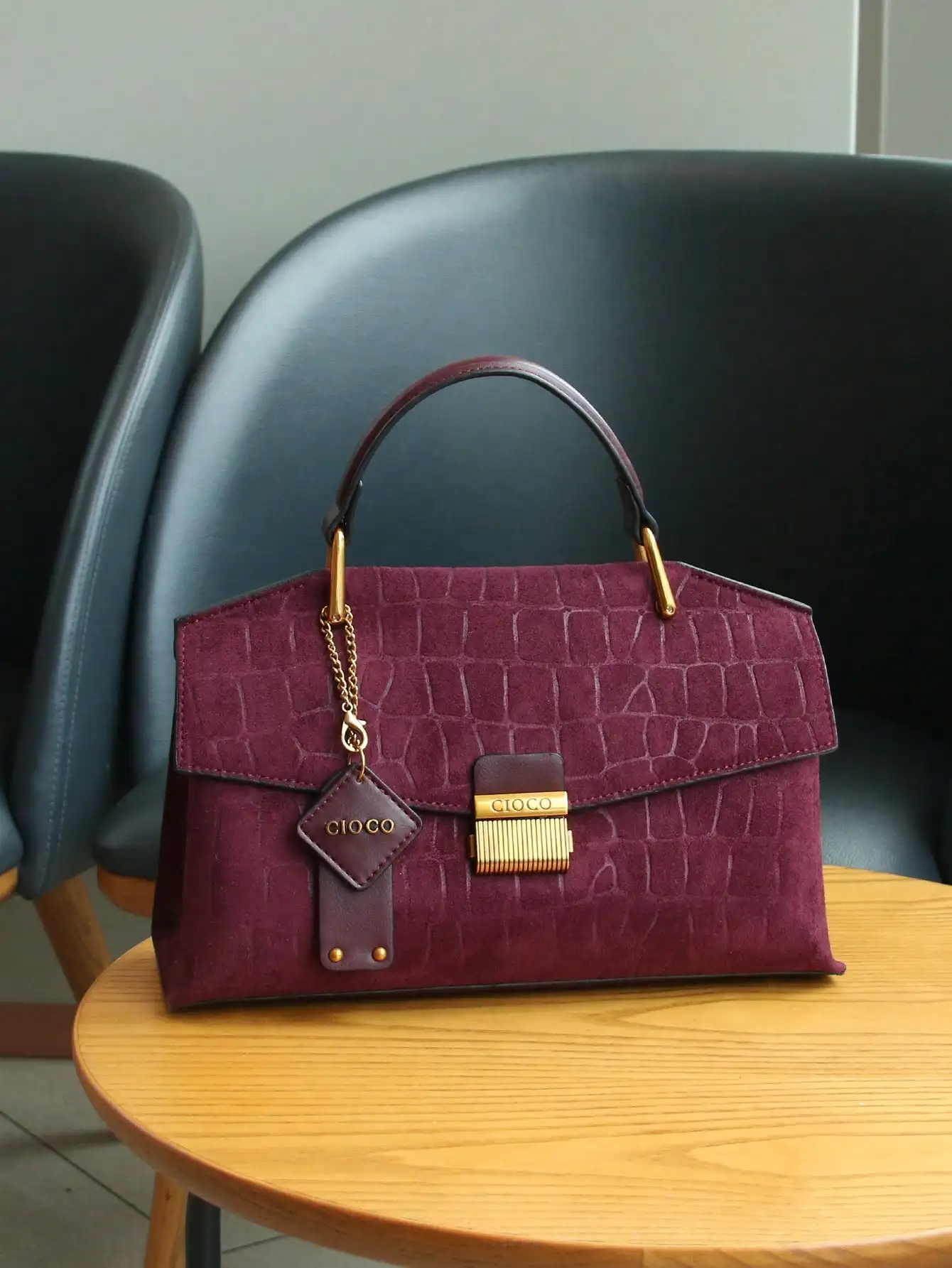 2026 new retro blue snakeskin luxury handbag, stylish and luxurious large-capacity shoulder bag OL Joker satchel