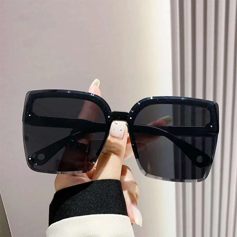 

New Women's Fashion Sunglasses Large Frame Square Sun Glasses Women Brand Designer Light Transparent Eyewear UV400 Oculos De Sol