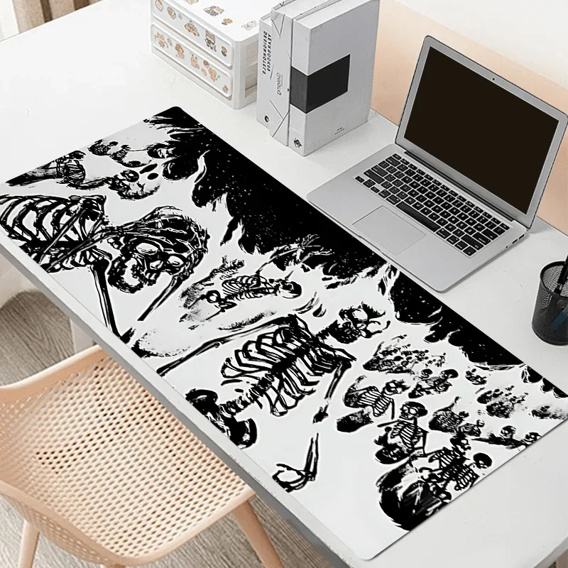 

XXL Gaming Natural Rubber Desk Mat Black and White Scary Skull Mouse Pad 50x100 Non-slip for Computer Keyboard Office Accessory