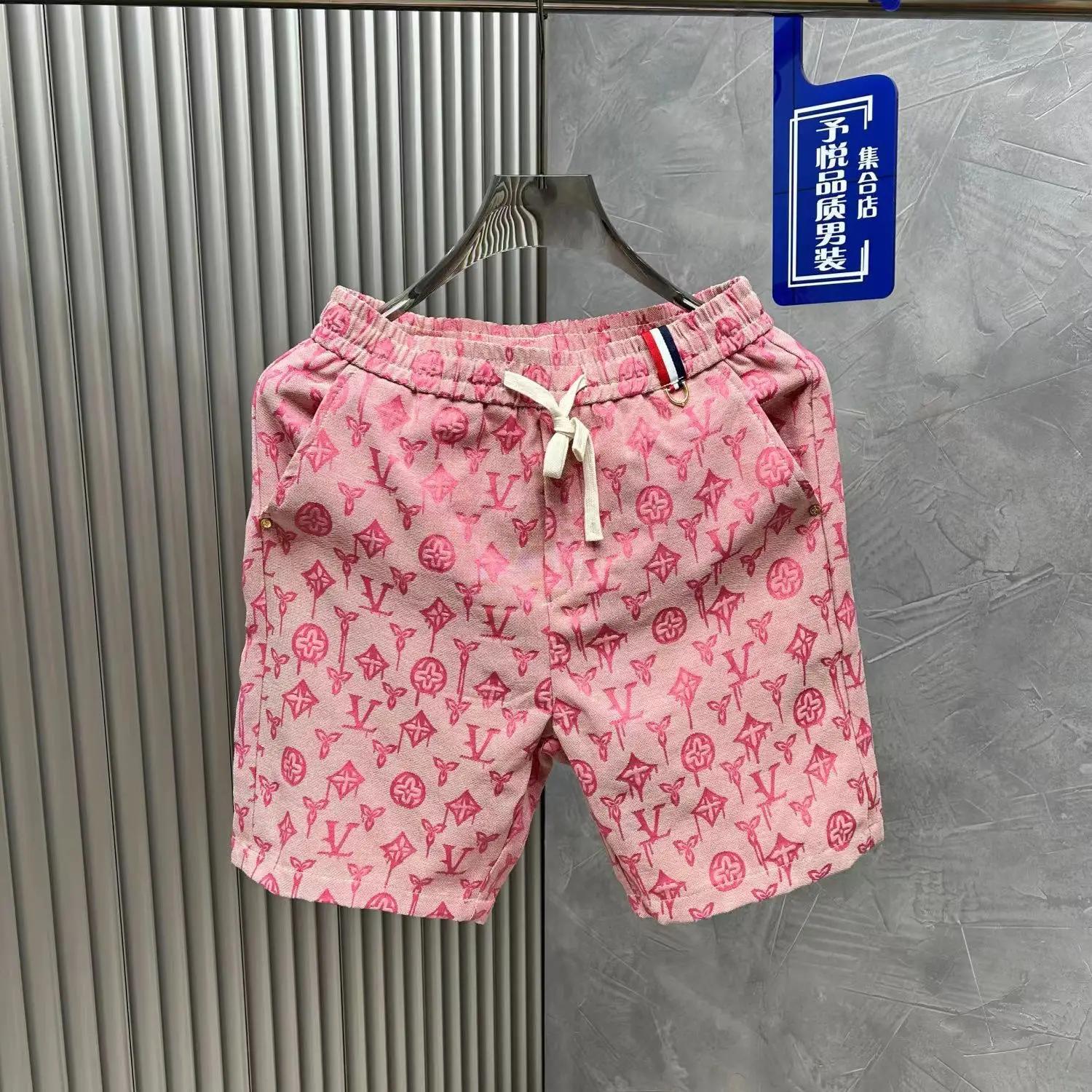

Alphabet printed shorts men's Korean version of fashion loose trend casual versatile light luxury beach pants