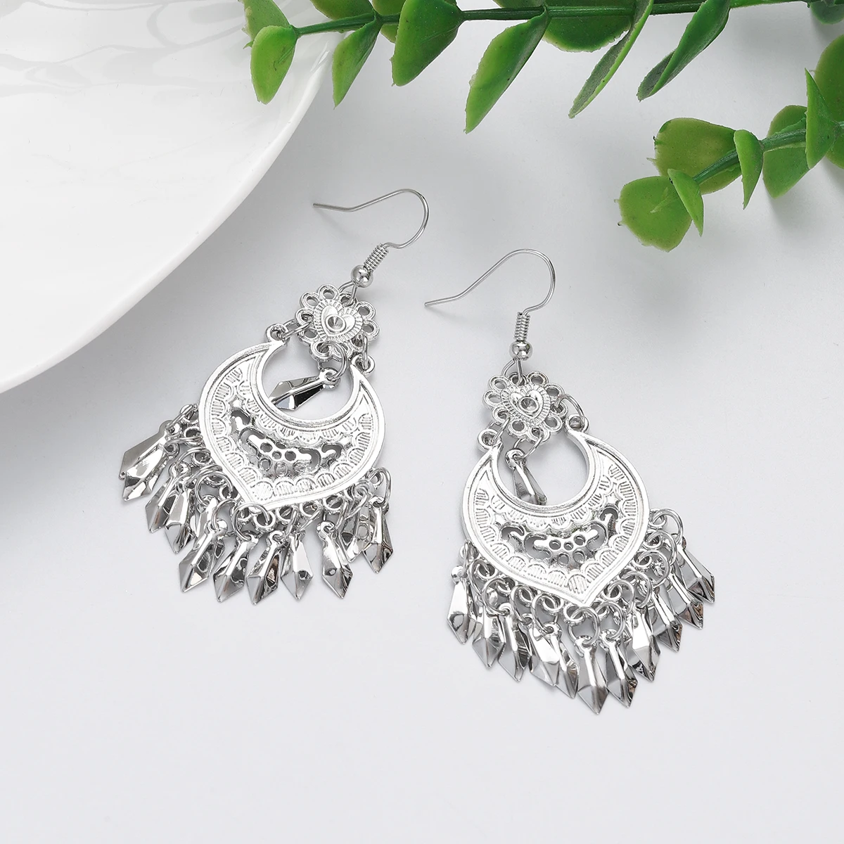 Ethnic Tibetan Silver Heart Shaped Flower Tassel Earrings Metal Alloy Pendant Jewelry Women's Vintage Bohemian Earrings