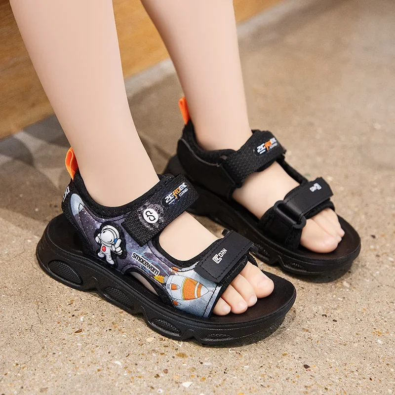 صنادل صيفية لعام 2025 أحذية شاطئ للأولاد مقاومة للاهتراء في الهواء الطلق أحذية رياضية كاجوال بنعل ناعم أحذية أطفال خفيفة الوزن #4
