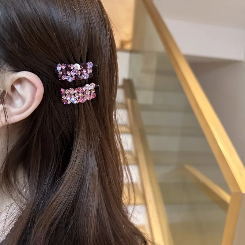 

Elegant and versatile glittering rhinestone hair clip Fashionable and trendy hair accessory for women Bangs clip