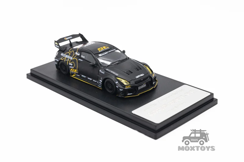 نموذج سيارة كوليكت MC 1:64 LB GTR GT باللون الأسود غير اللامع