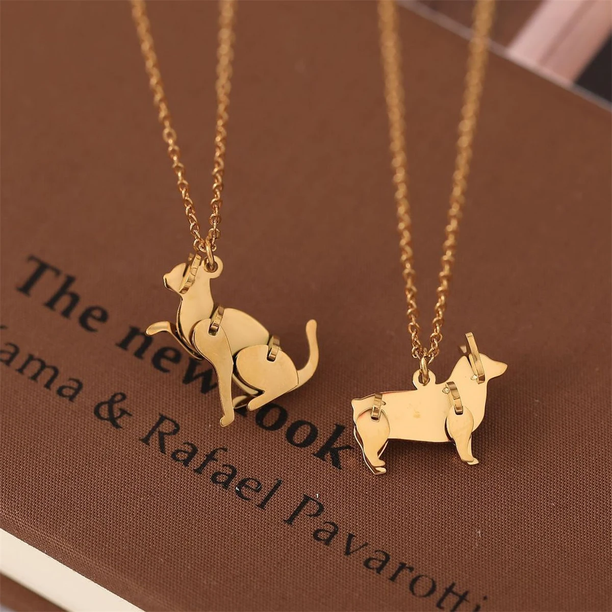 Building blocks, cat and dog, Ke Jimeng, favorite girl, clavicle chain necklace, titanium steel gilding, color preserving