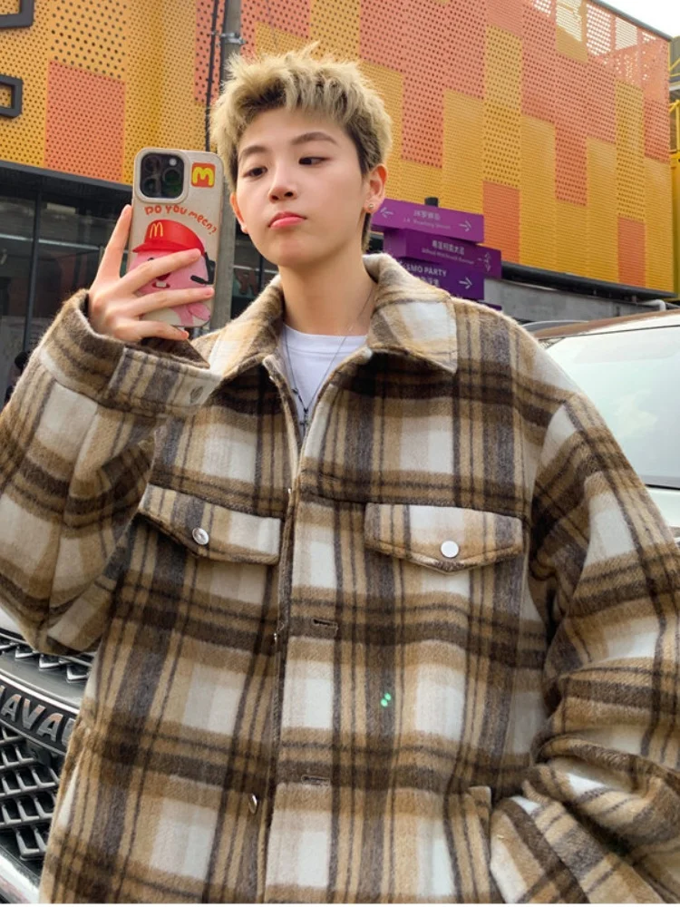 

Мужское шерстяное пальто в клетку в стиле преппи, осенне-зимнее, с высококачественным воротником, в американском ретро-стиле, для пар, свободного кроя, с контрастными цветами