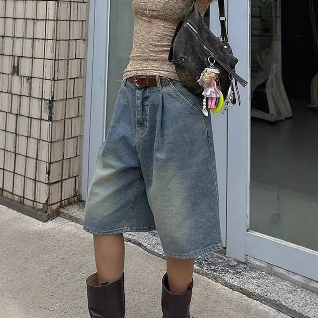 

Retro Five-Point Medium Waist Denim Shorts for Women Wide-Leg Straight Leg Pleated Design No Belt