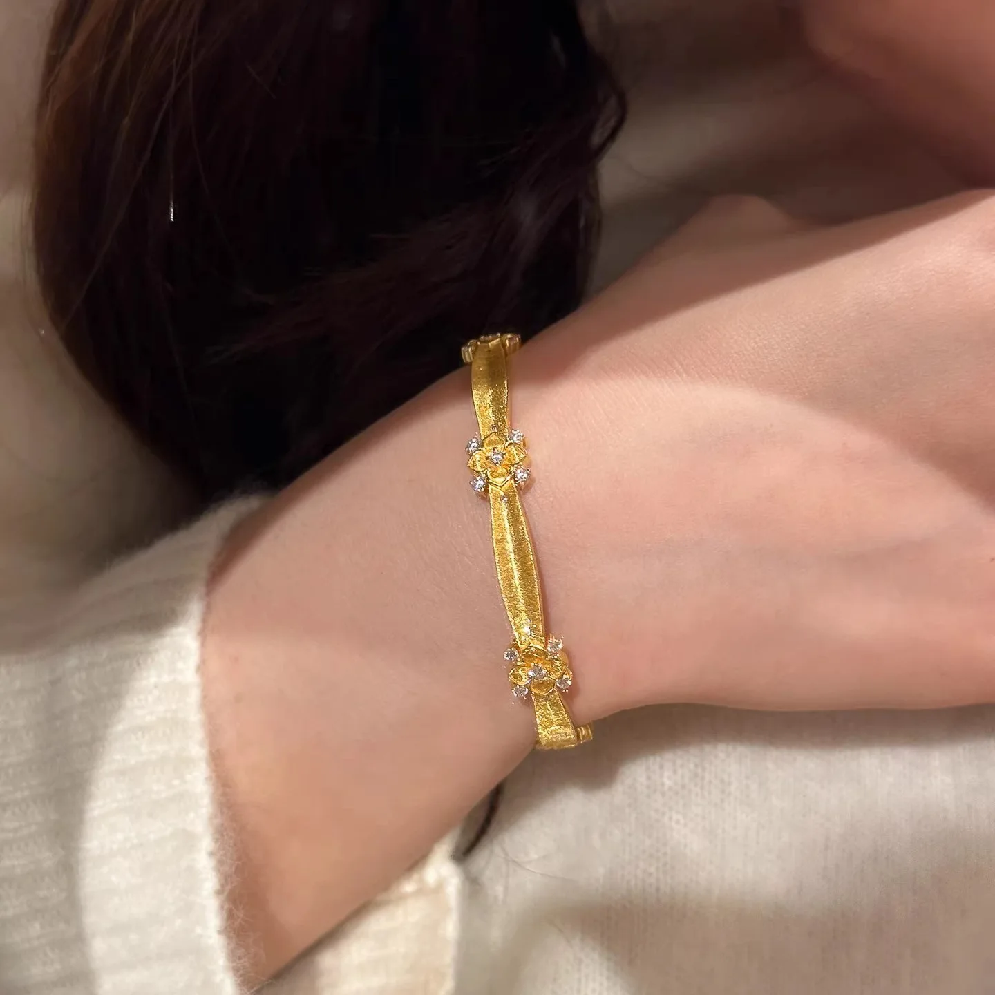 S925 Sterling Silver Brushed Gold Cinnamon Wreath Bracelet Fashion Light Luxury Diamond Flower Ring