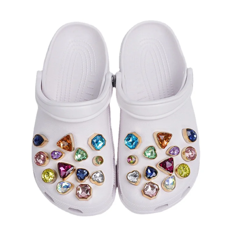 New Cute Luxury Hole Shoes Charms Accesories Rhinestone Bling Charms Metal Chain Shoe Decorations Diy Buckle Pearl Shoes Flower