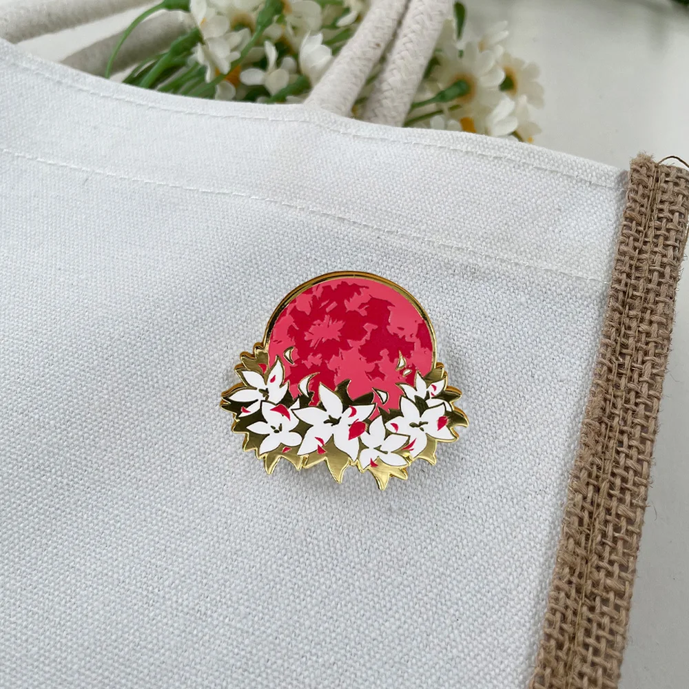 Floral Blood Moon Presence Enamel Pin Fashion Metal Badge Bloodborne Hunter Yharnam Brooch Backpack Decoration Halloween Gift