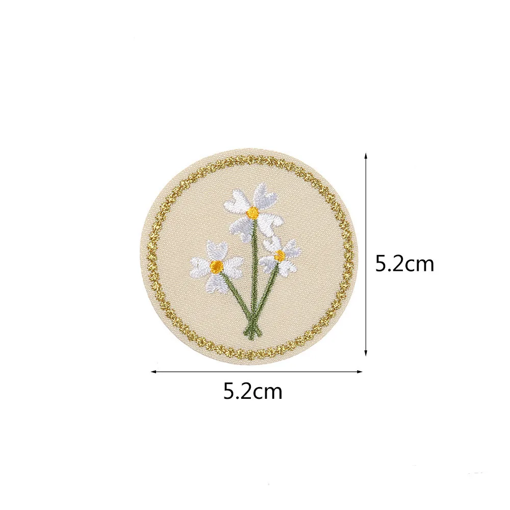 1 pc Iron On Daisy Sunflower Rose Lotus Patches Embroidered Girls Clothing Badge DIY Jeans Coats Jackets Sweaters Stickers