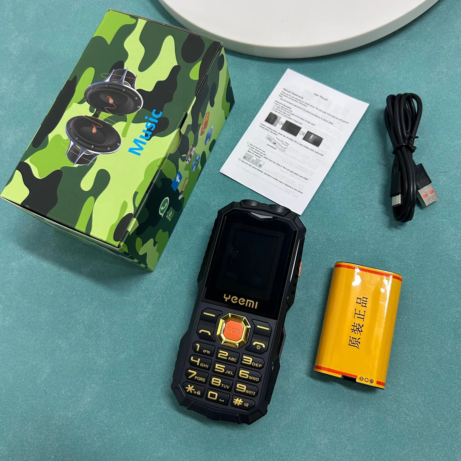 YEEMI Q7+ 4G Mobile Phone 2.4inches LTE Flashlight Waterproof Outdoor Cellphone Loud Speaker 2400mAh Big Battery For Elderly