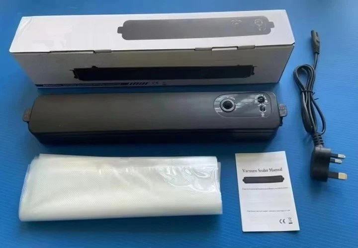 Small kitchen plastic vacuum sealer 10 storage bags Electric USB powered compact design 1.0L household