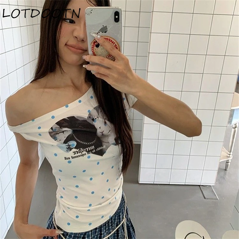 

LOTDOOTN Harajuku Print T Shirt Women Off Shoulder Slim Y2k Vintage Crop Tops 2000s Japanese Graphic Tops Streetwear Grunge Tops