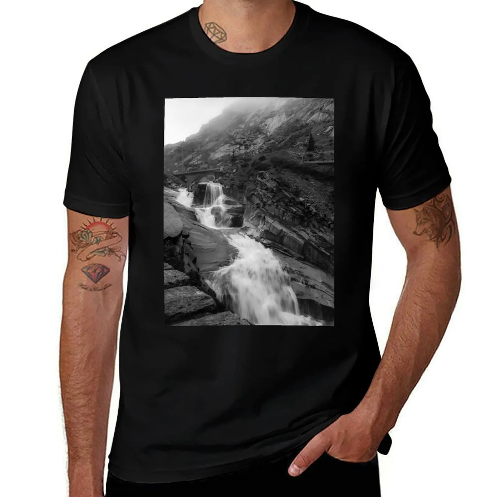 Sch?llenen Gorge، سويسرا تي شيرت رجل تي شيرت عالية الجودة الفاخرة العلامة التجارية تي شيرت للرجل حزمة القطن تي شيرت #1