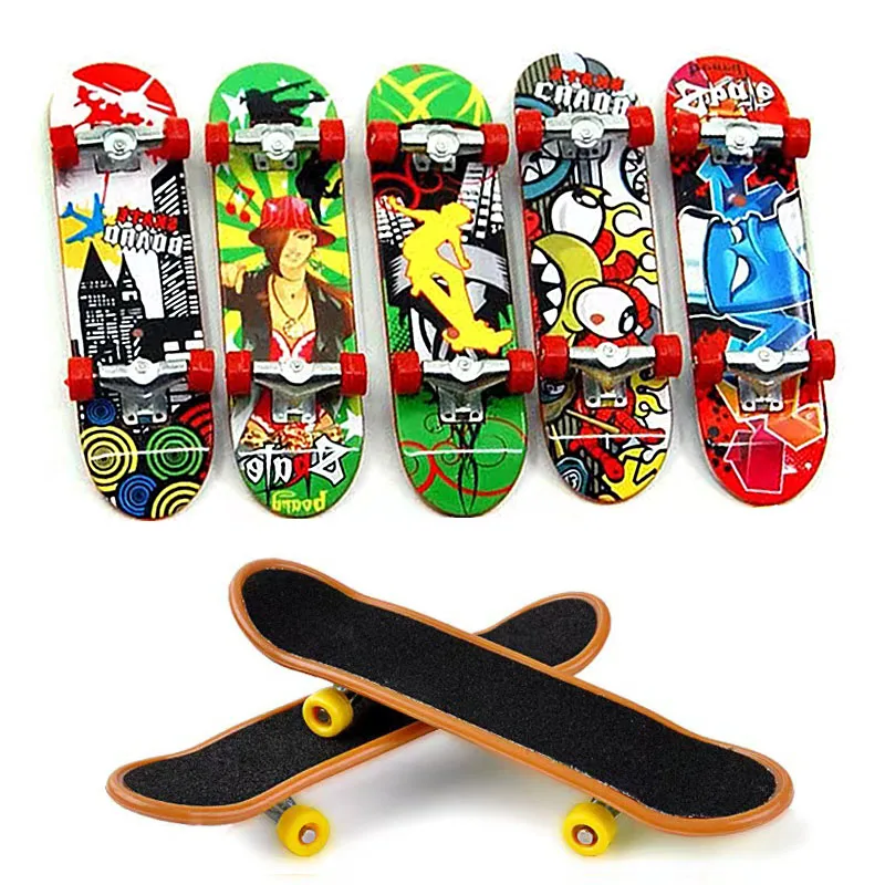 3 pezzi Mini giocattoli professionali per skateboard Cool Finger Sports Skateboard in plastica Giocattoli creativi per la punta delle dita per adulti e bambini