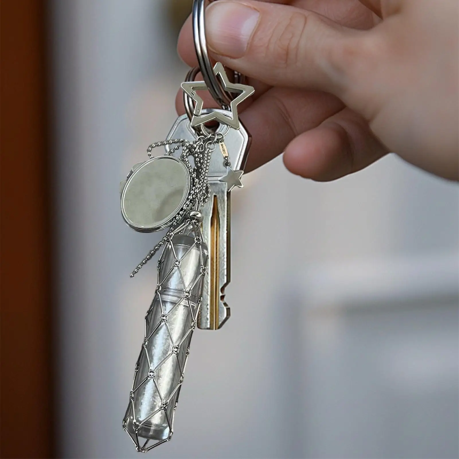 

Брелок-держатель для губной помады 2 в 1, брелок-держатель для губной помады с зеркалом для женщин и девочек, хранение дома, путешествий, поездок на работу, свиданий