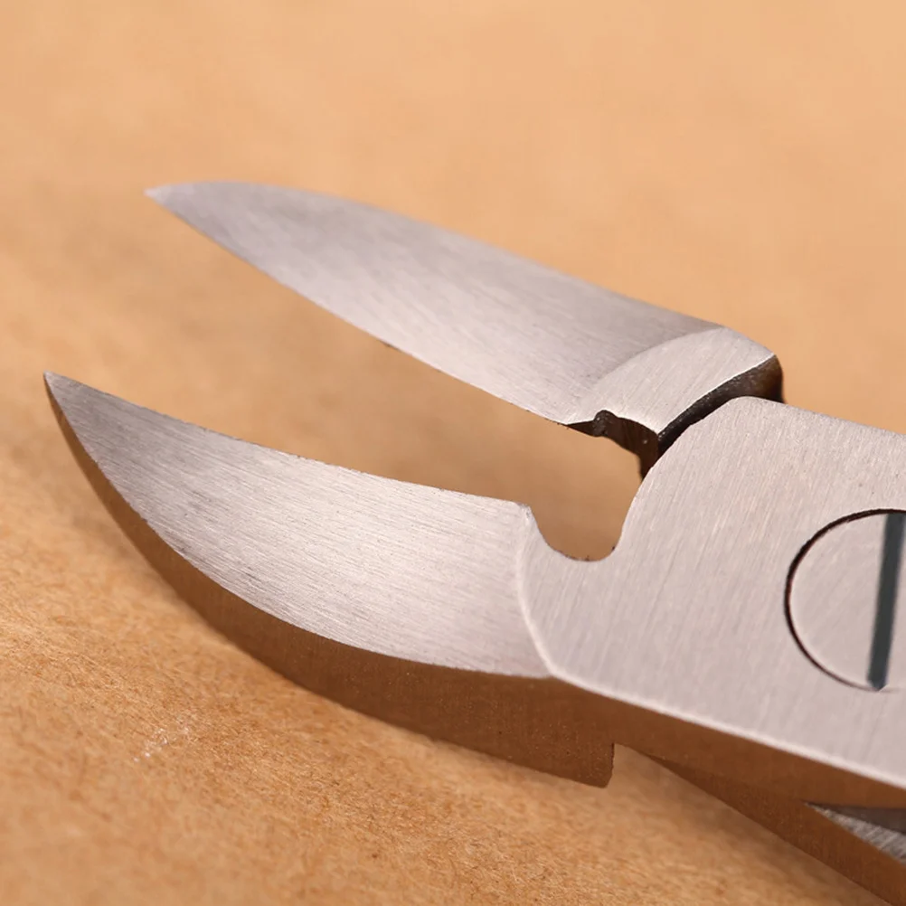 

2Pcs High Hardness Nail Clippers Set Stainless Steel Cuticle Cutter for Manicure Pedicure Home Salon Use Cuticle Cutter