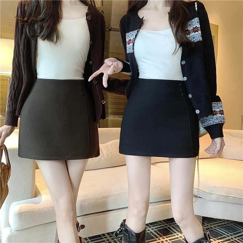 Retro Wool High Waist Mini Skirt for Women Slim A-Line Design Autumn Winter Fashionable Elegant Short Skirt Has  Inner Shorts