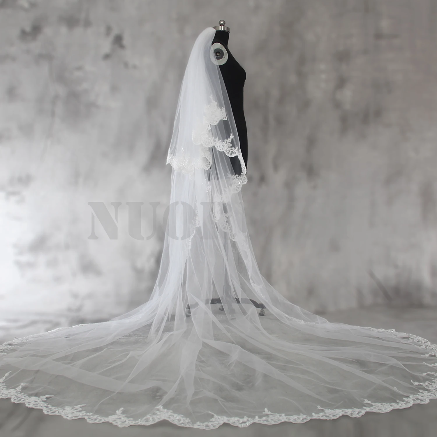 

Luxe 1 niveaux 3 x 3 m cathédrale longueur mariée mariage voile dentelle bord avec peigne