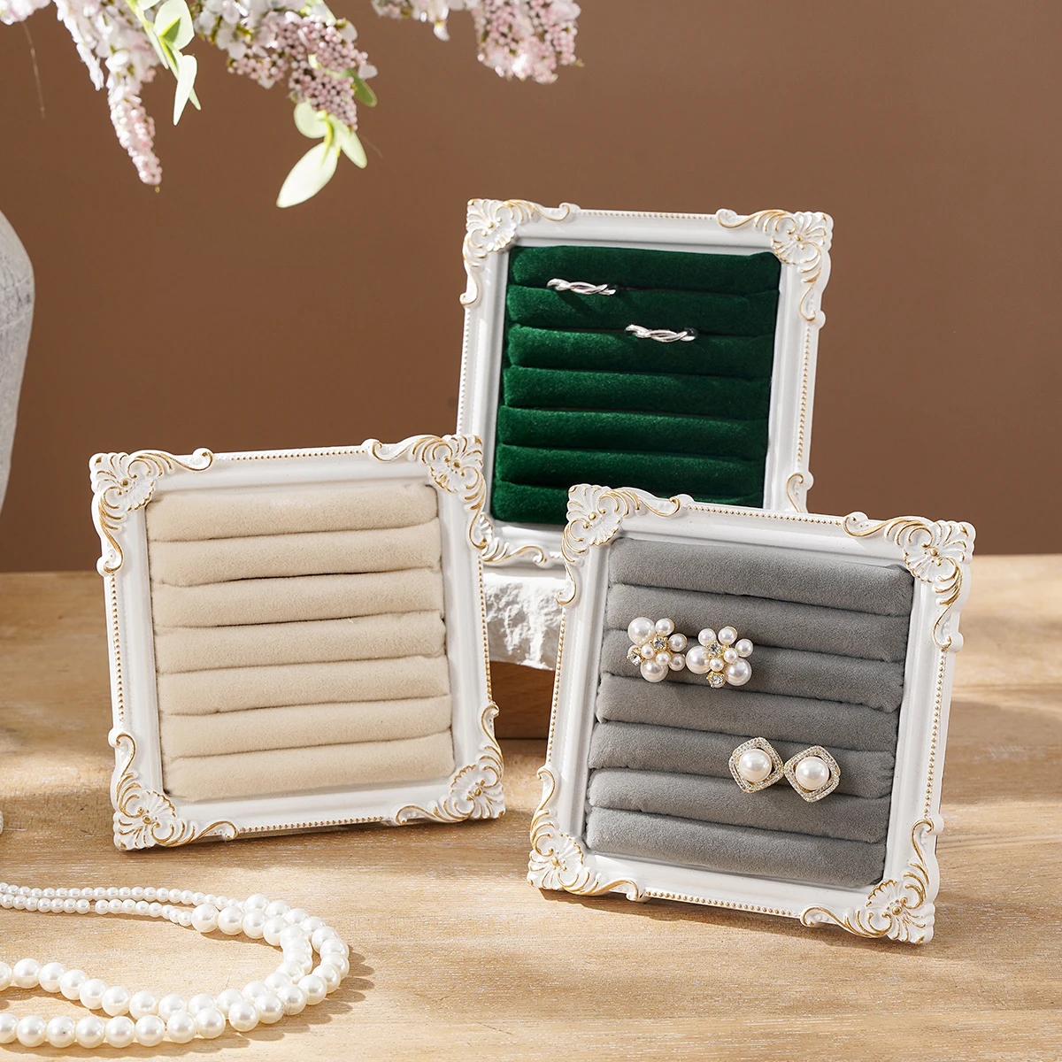 1PC, European-style Three-dimensional Pattern Square Jewelry Display Stand, for Jewelry Display and Storage