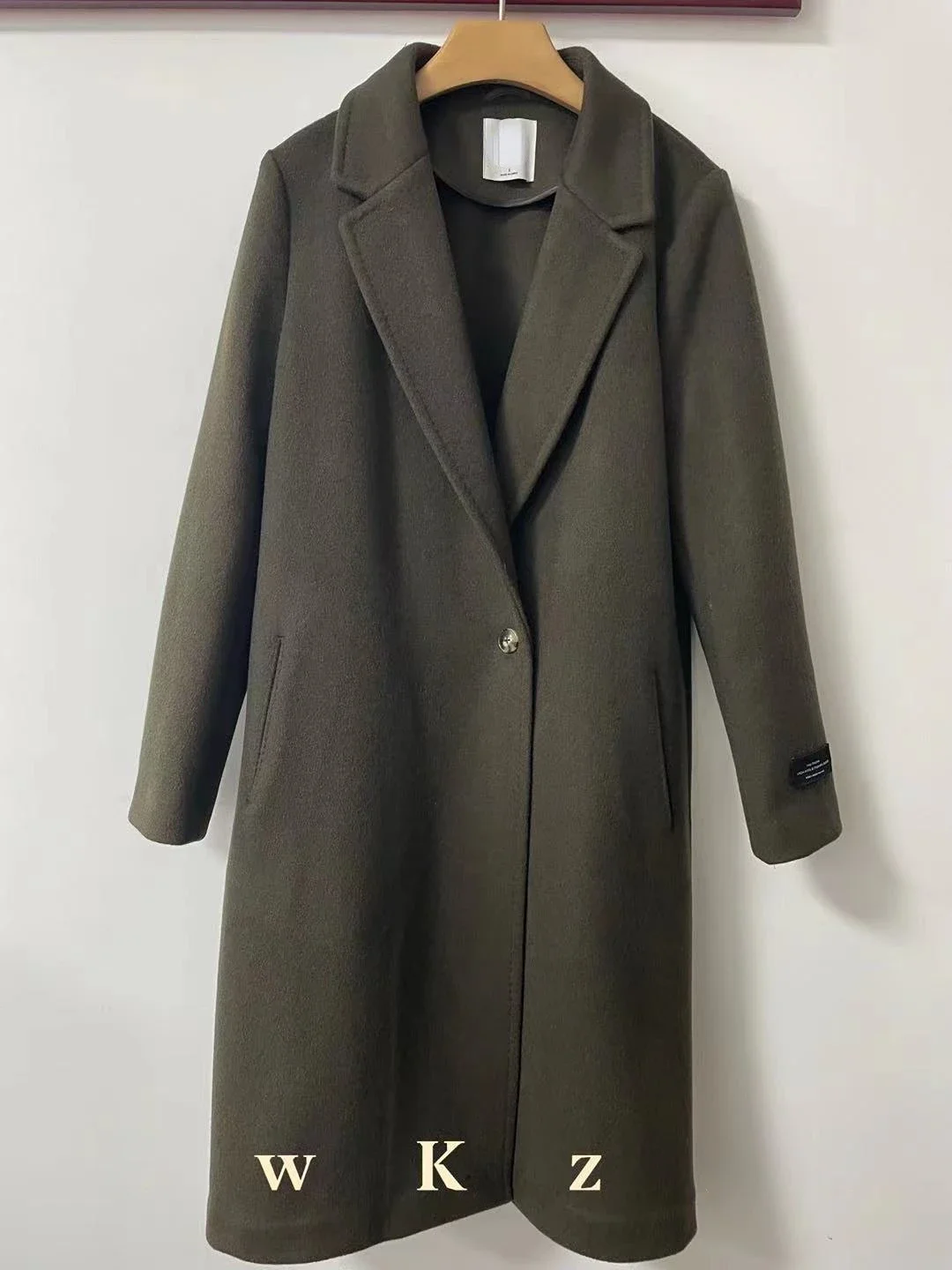 Cappotto invernale classico con un bottone in lana italiana semplice cappotto di media lunghezza