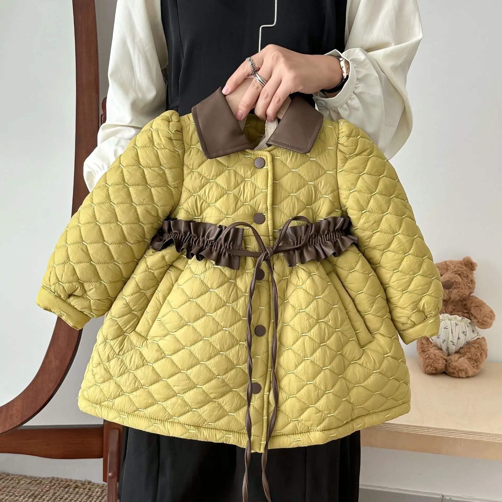 2025 New Winter Cotton Clothes for Girls Children PU Leather Waist Waist Light Luxury Cotton Clothes Korean Small Jacket