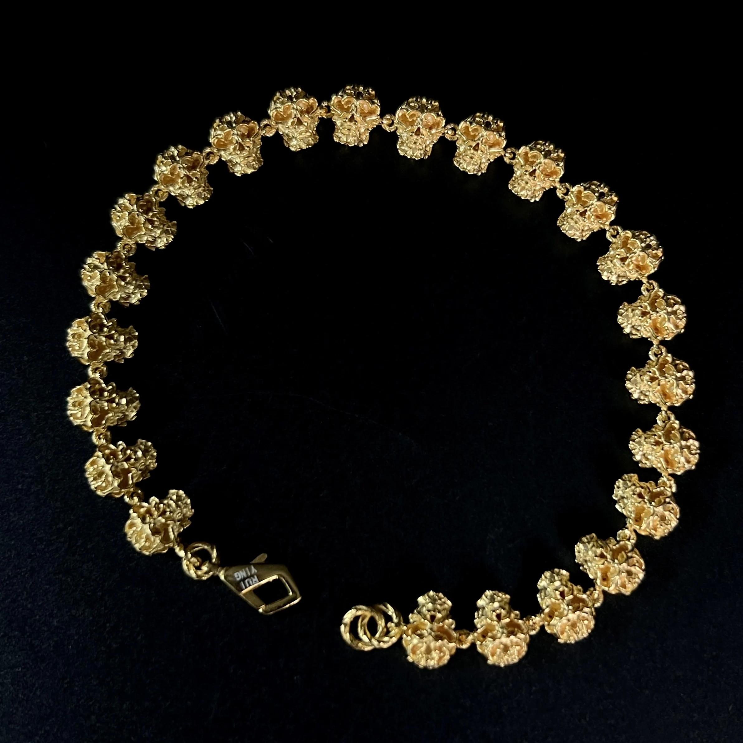 Pulsera estilo vintage con hueso de calavera de oro de 24 quilates chapada en plata S925, diseño a pequeña escala, accesorio único.