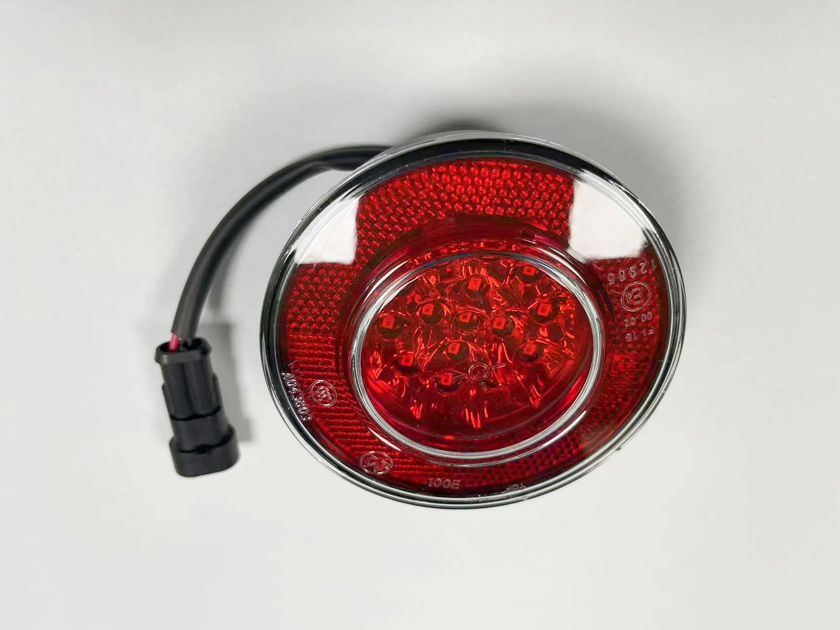 Rear tail light Rear fog light Anti-fog light All red, suitable for buses,  coaches, medium buses 10cm round LED24V