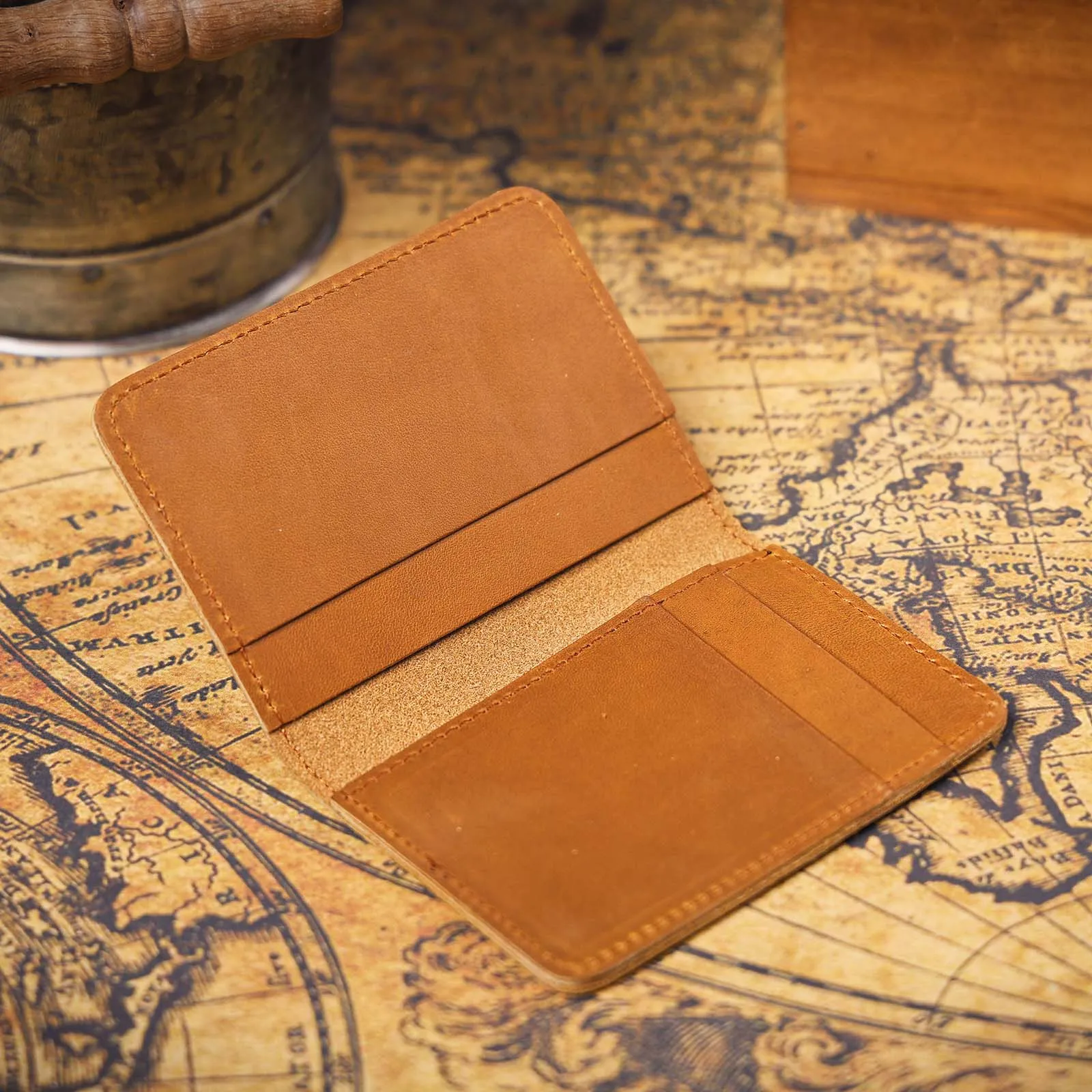 Echtleder-Kartenetui, einfache Mini-Geldbörse von Crzay House Leather, perfekt zum Tragen von Bargeld und Karten – Detail 17