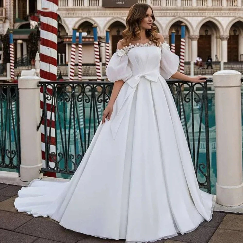

A-Line Wedding Dresses for Bride with Detachable Short Puff Sleeves Elegant Satin Princess Wedding Gowns 2022