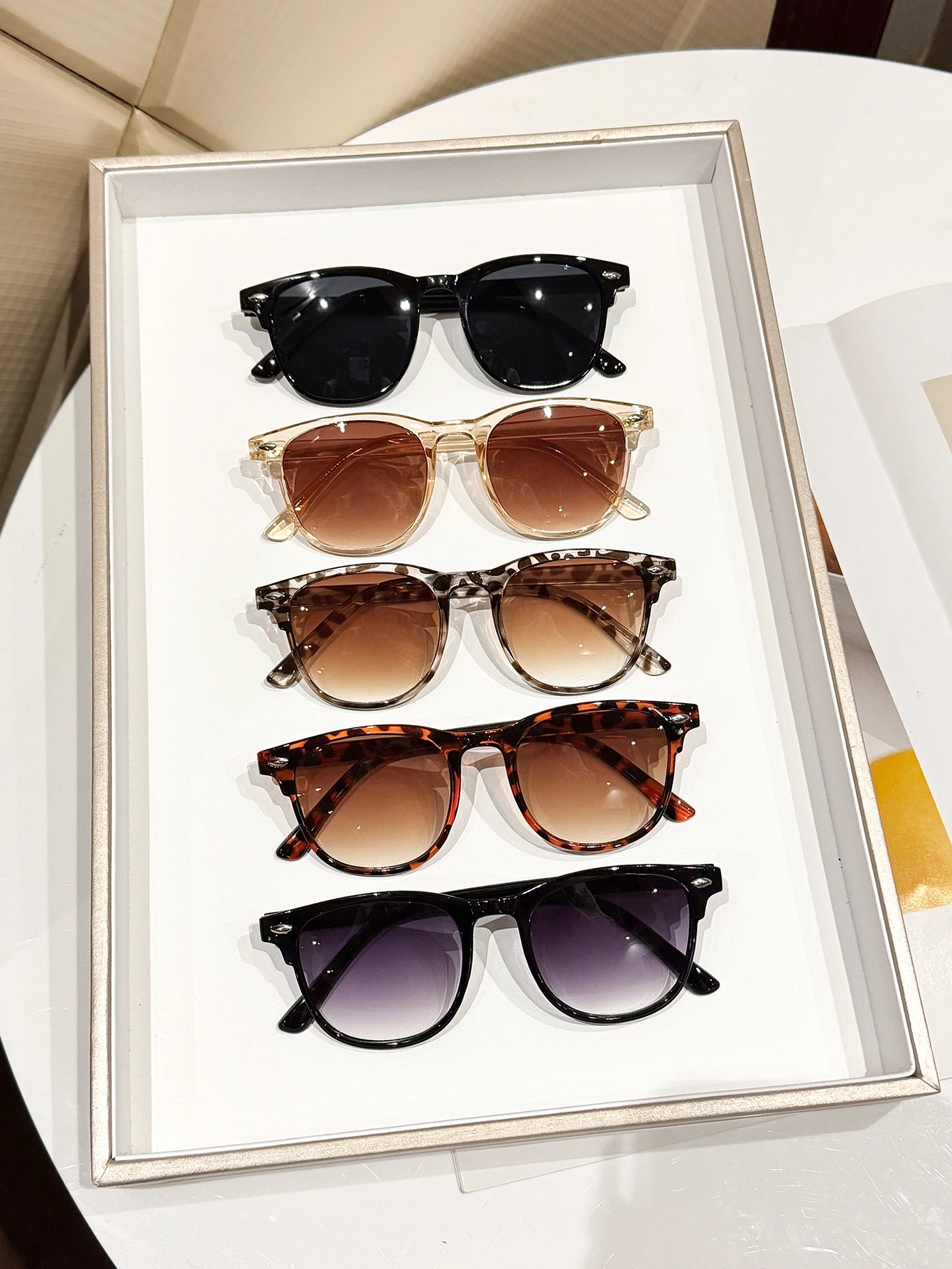 

Набор из 5 модных очков с круглой оправой, легкий и портативный, подходит для длительного ношения, стильный аксессуар, праздничный подарок