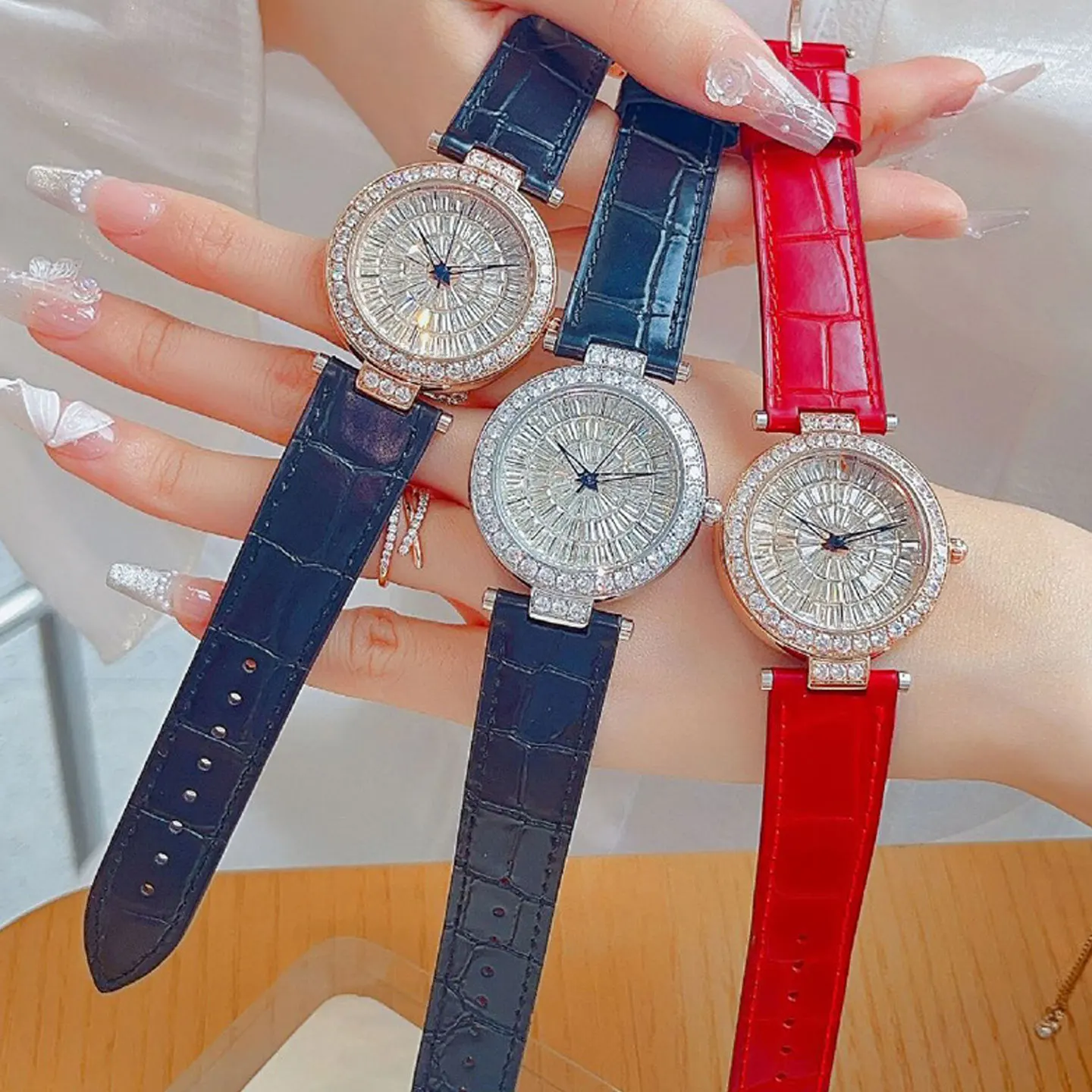 New Large Dial Women's Watch Belt Luxury Full Diamond High-end Feeling Red Women's Watch Fashionable Quartz Clock Reloj