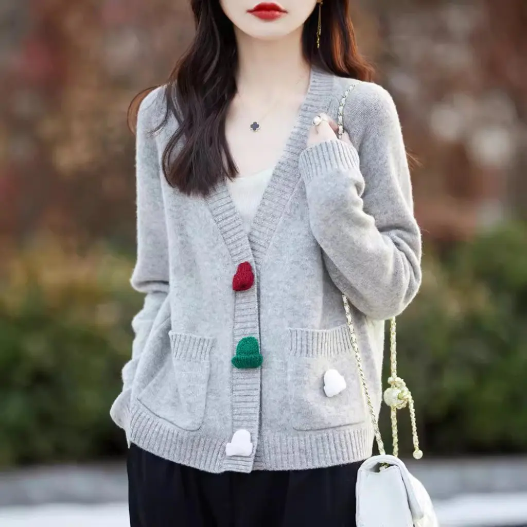 

Women's V-neck Knitted Sweater Solid Color Double Pocket Buckle Loose Casual Style for Autumn Winter Age-reducing