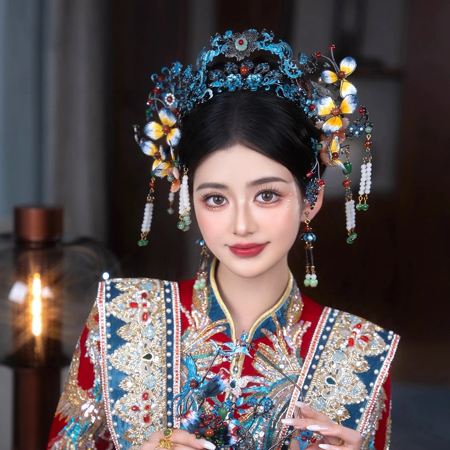 

Chinese Retro Blue Bridal Headpiece with Dragon And Phoenix Design Versatile Tassel Hair Accessory for Wedding Toasting Dress