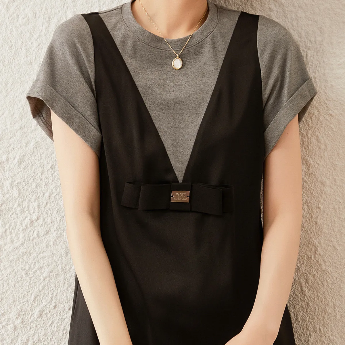 LOUIS YAO Women Dress Contrast Color Loose Fit A-line Knee-length Round Neck Short Sleeve Bow Office Lady Black Dress