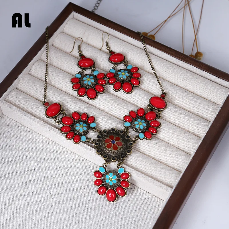 

Fashion European American New Ethnic Color Necklace Retro Palace Red Flower Turquoise Earrings Necklace Elegant Jewelry Sets