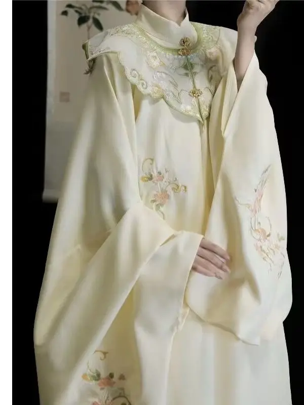 Chinese Style Hanfu Ming Dynasty Cosutme Daily Standing Neck Shirt Cloud Shoulder Heavy Industry Embroidered Horse Face Skirt